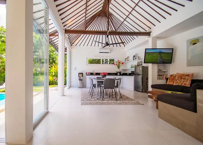 Villa Sitara, Sitara Villa Group